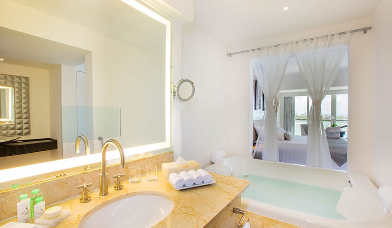 Le Blanc Spa Resort-Royale Deluxe Lagoon View 3_7477